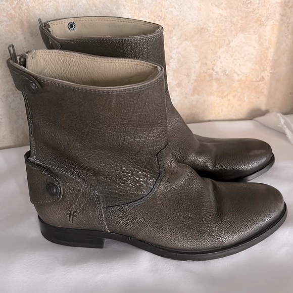 Frye Womens Rodeo Chic Cowgirl Leather Boot Cowgrl Ankle 7 Rustic Distress Olive - Picture 1 of 10